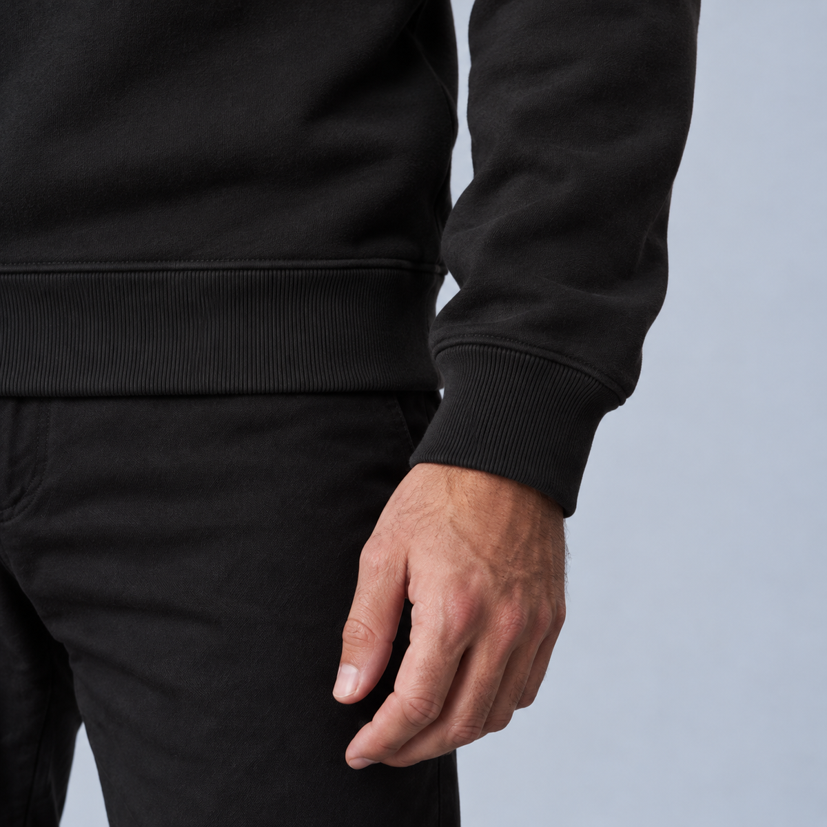 Siyah · Formmen Sweatshirt — kol ucu detayı